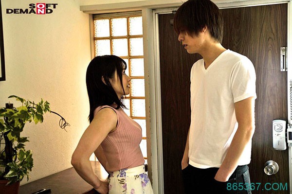 SDMU-932 :人妻“加藤沙季”偶遇前男友,拿出两人爱爱的视频被迫跪舔!