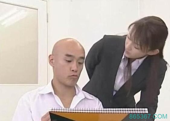 男优收入解密!能和吉泽明步为爱鼓掌射一发的炮金是?